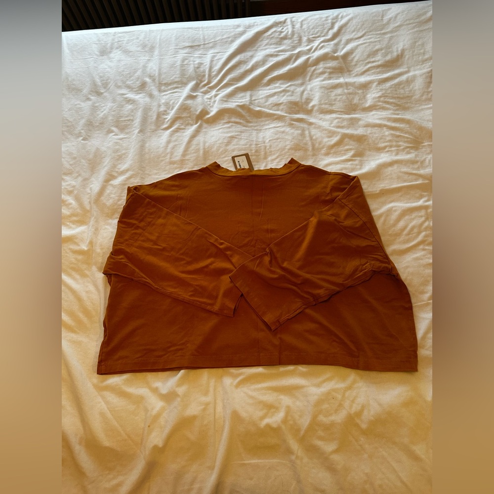 Bryn Walker women’s Arden cropped shirt - Picture 4 of 4